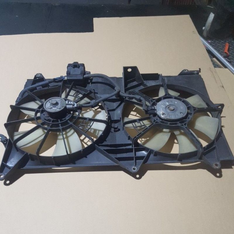 TOYOTA ESTIMA ACR30 2 4 FAN MOTOR WITH HOUSING Shopee Malaysia