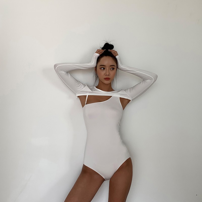 SS050Black and white oneshoulder IG sexy swimsuit cover belly show