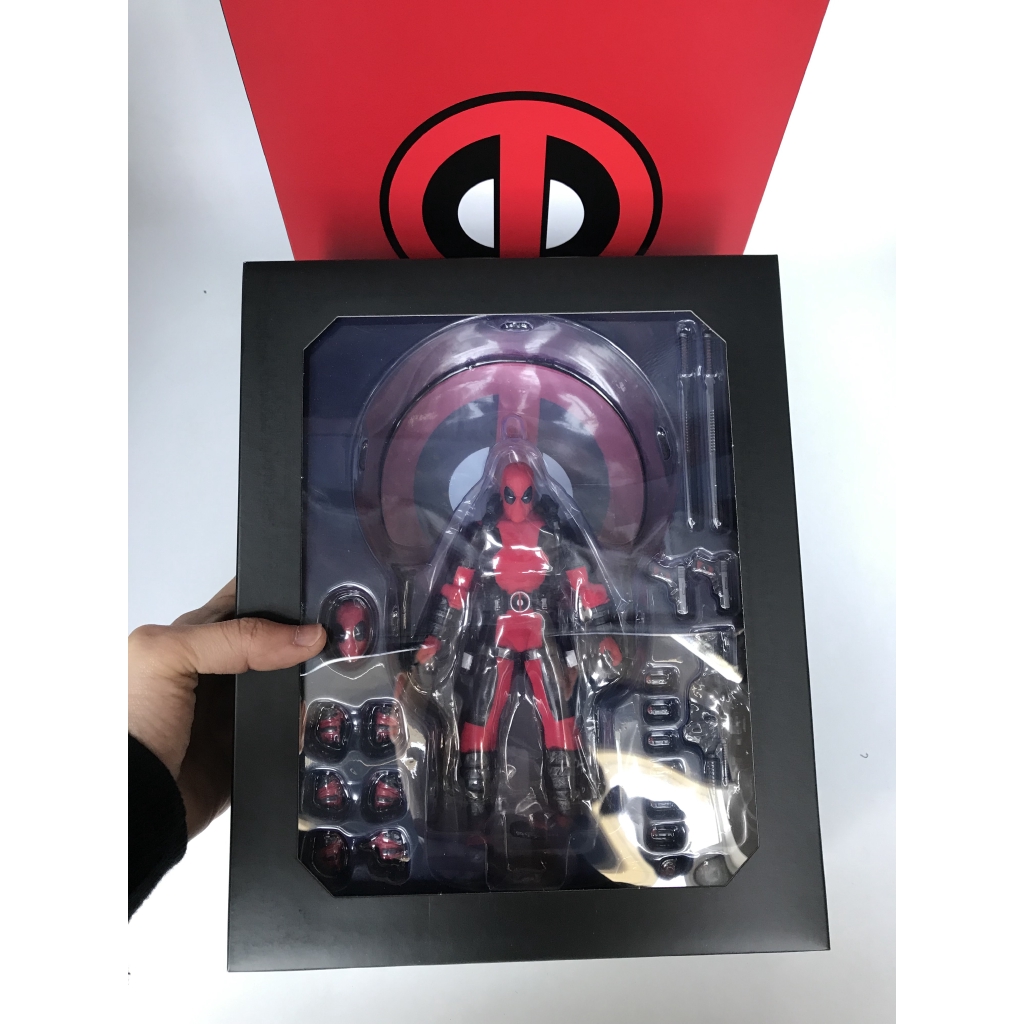 mezco deadpool
