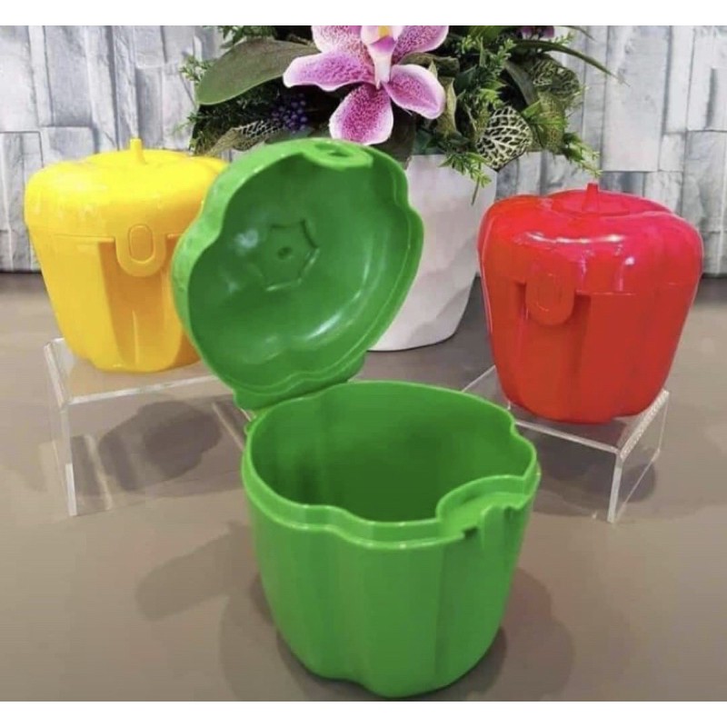 TUPPERWARE Capsicum / Pepper Keeper (3)