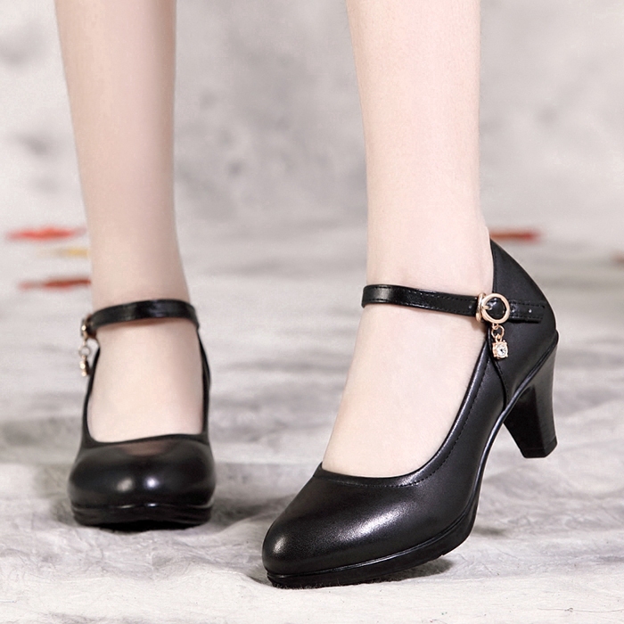 pointed platform shoes