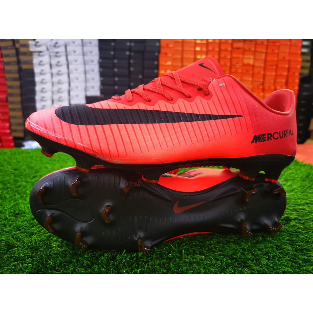 Nike Vapor 13 Elite SG Pro AC M AT7899 001 football shoes.