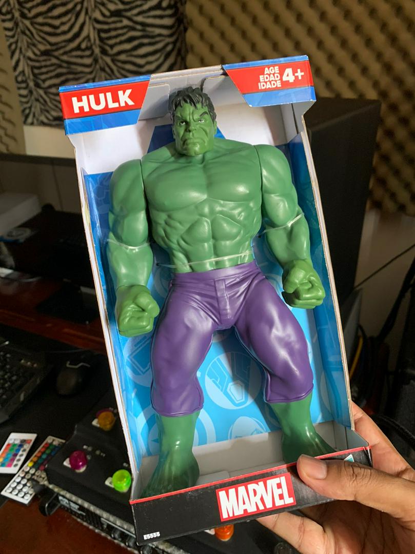 Hasbro Marvel Classic 9.5 inch Hulk Figure E5555 
