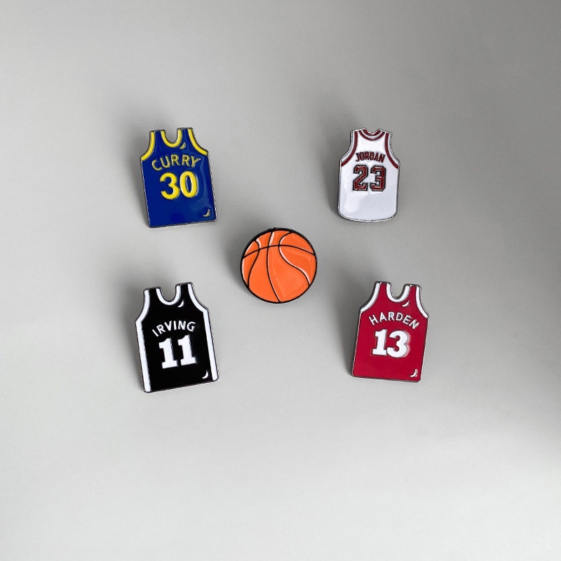 NBA star Jersey Brooch basketball Kobe metal badge personalized clothing couple versatile bag decorative pin