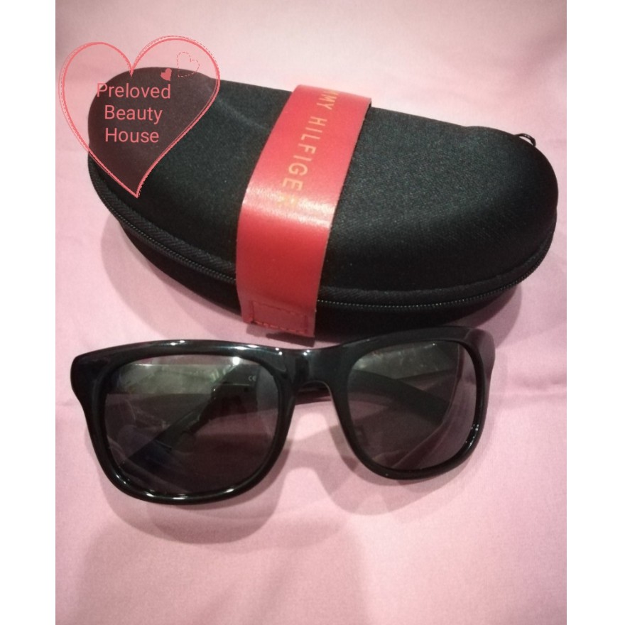 tommy hilfiger sunglasses case