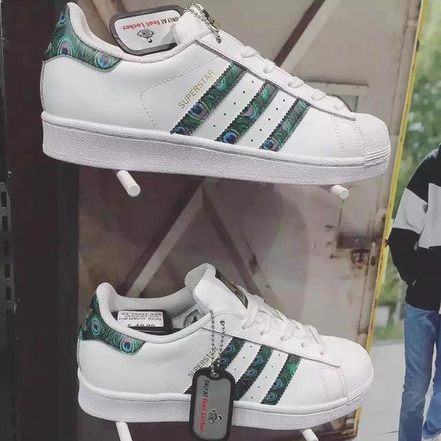 adidas superstar peacock