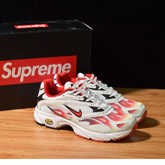 supreme zoom streak on feet