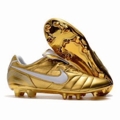 r10 soccer shoes