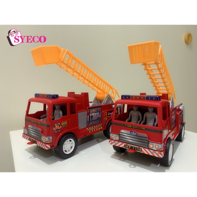 It’s Fire Truck Toys with Two Fireman Toy Firecar