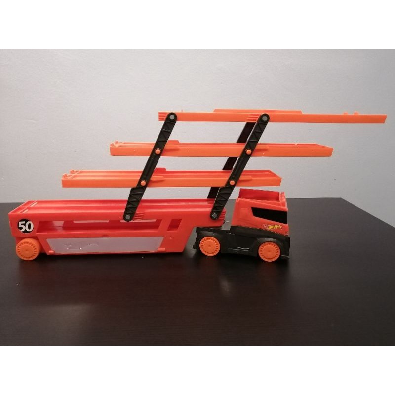Hot Wheels Mega Hauler (Transporter Truck)
