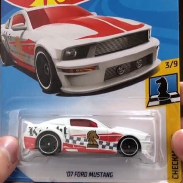 hot wheels 07 ford mustang checkmate