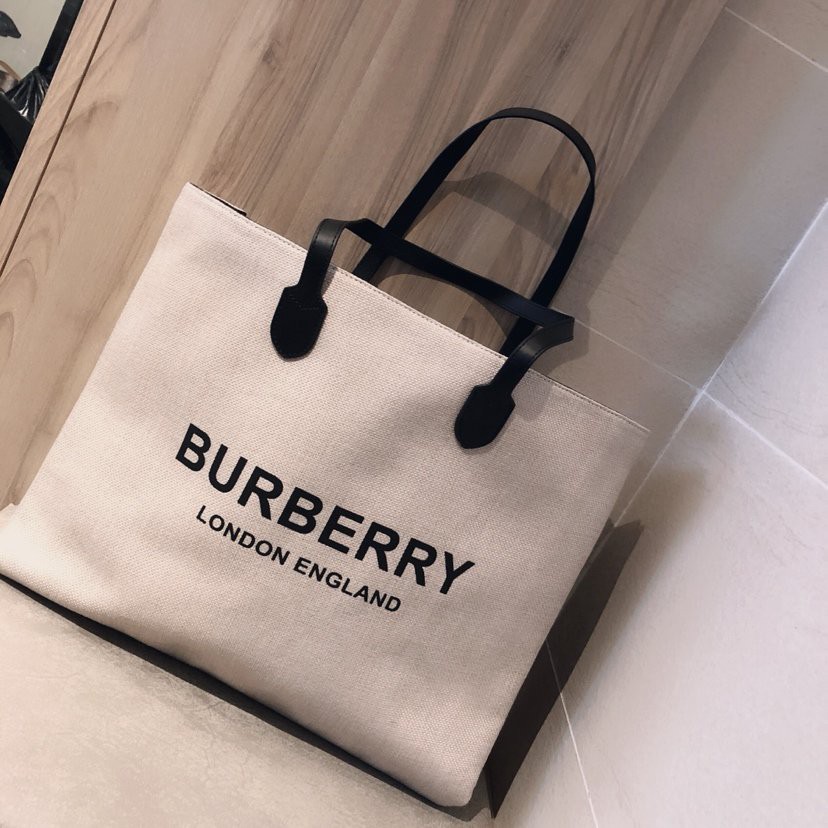 burberry beach bag