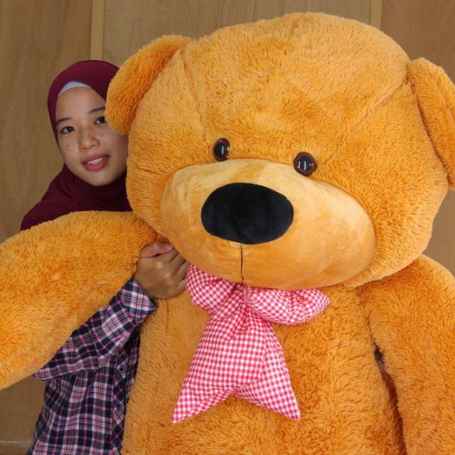 huge teddy bear