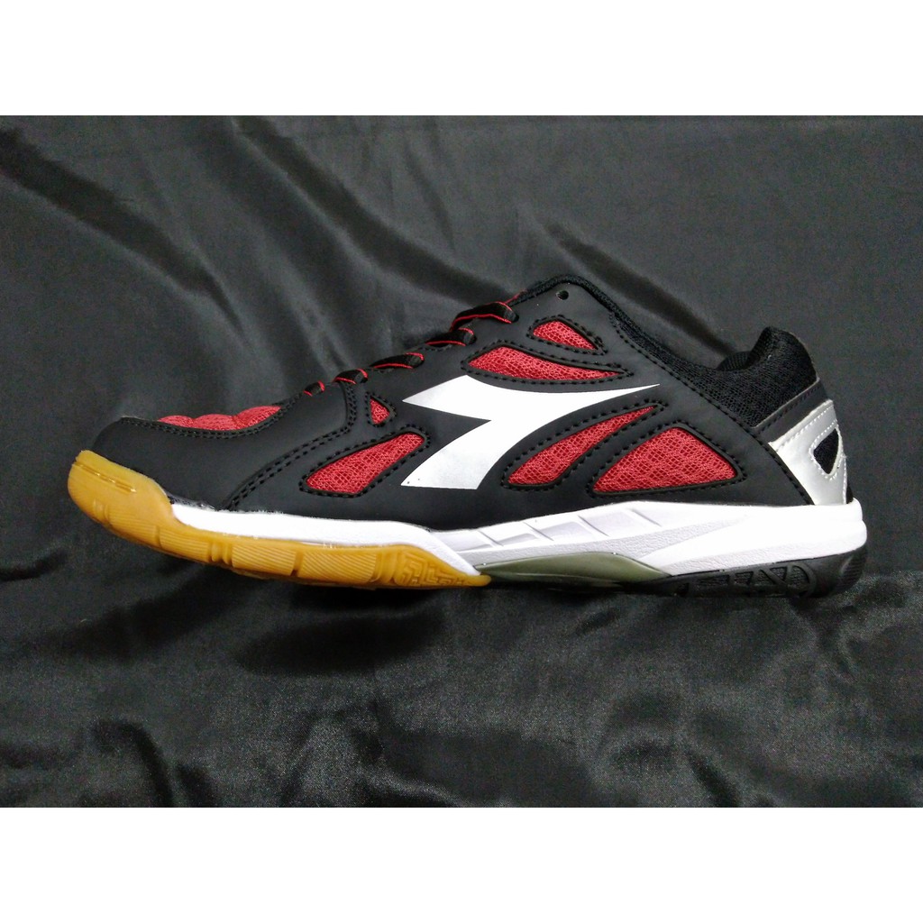 diadora badminton