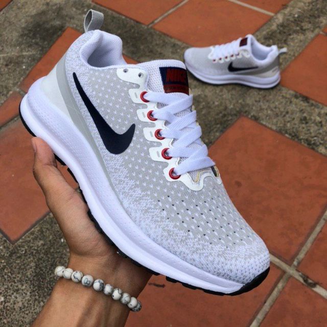 nike vomero 41