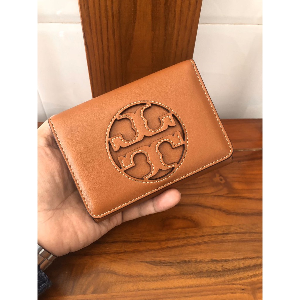 tory burch aged camello wallet