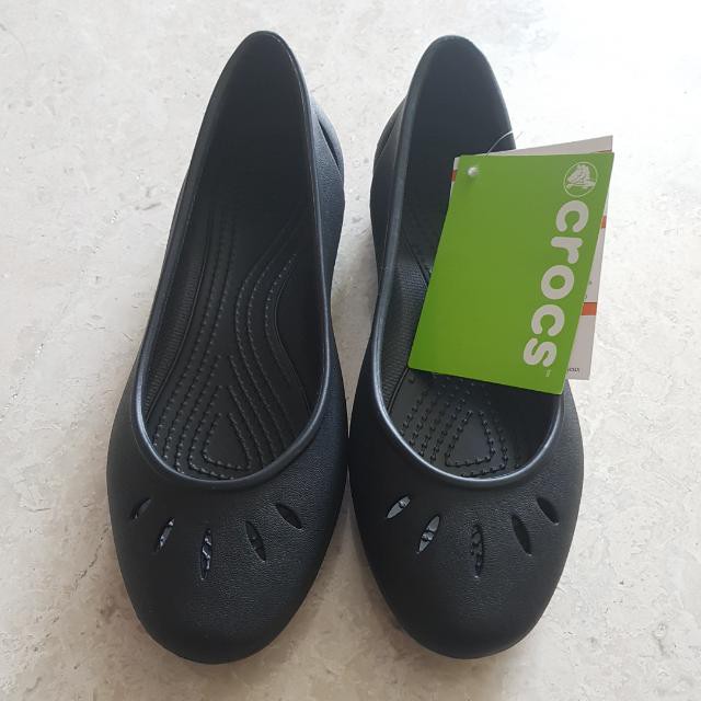 crocs kelli flat