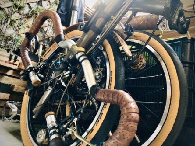 schwalbe one tan wall brompton