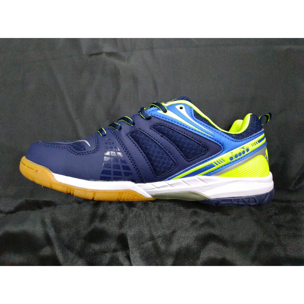 diadora badminton shoes