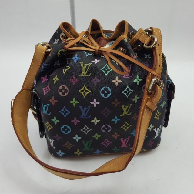 lv bucket bag