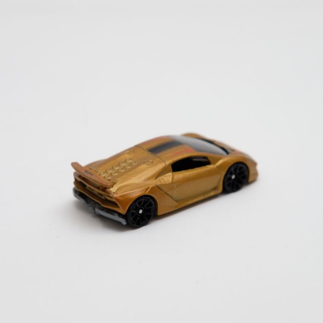 Hot Wheels Lamborghini Sesto Elemento Matte Gold | Shopee Malaysia