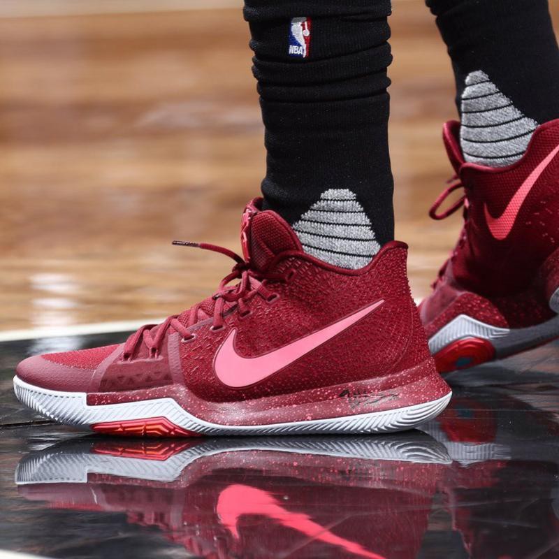 maroon kyrie 3