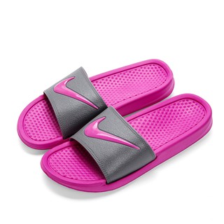 ladies pink nike flip flops