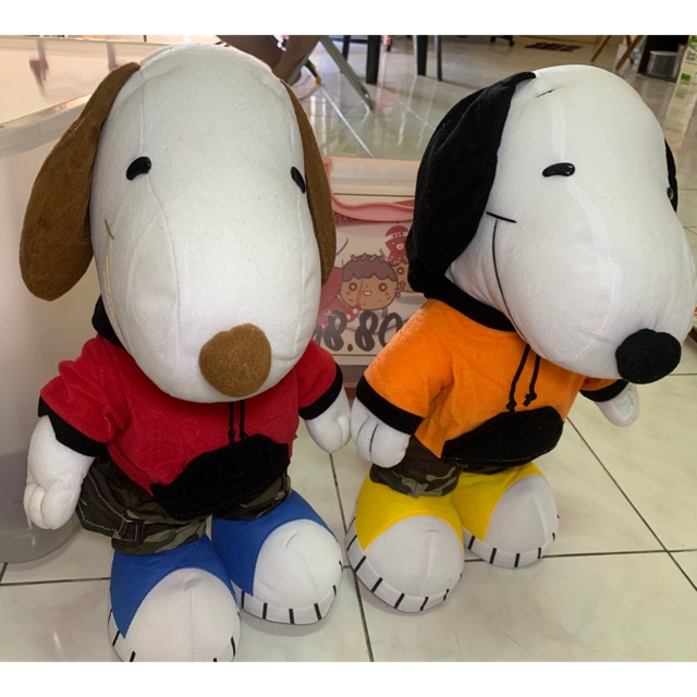 big snoopy stuffed animal