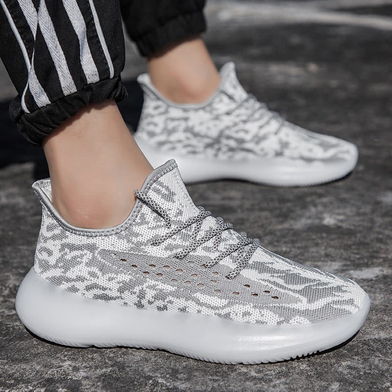 yeezy shoes men