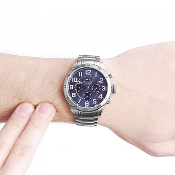 tommy hilfiger men's 1791053 stainless steel watch with link bracelet