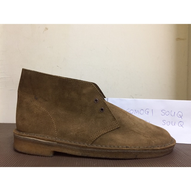 cola suede clarks