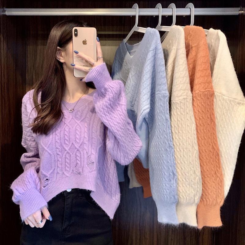 V-neck pierced purple twist sweater women's loose Pullover lazy autumn and winter wear short bottomed sweater topV领破洞紫色麻花毛衣女宽松套头慵懒秋冬外穿短款打底针织衫上衣sof051.my0927