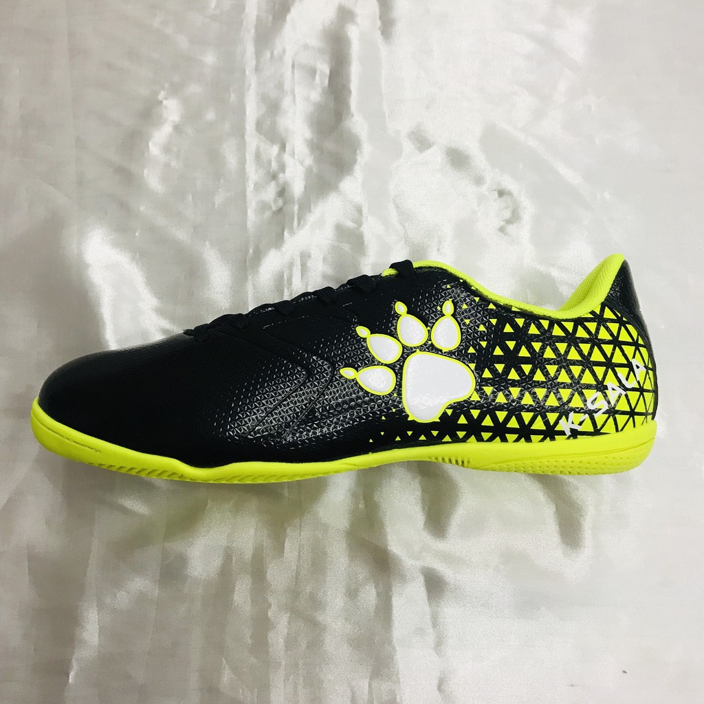 futsal shoes shop