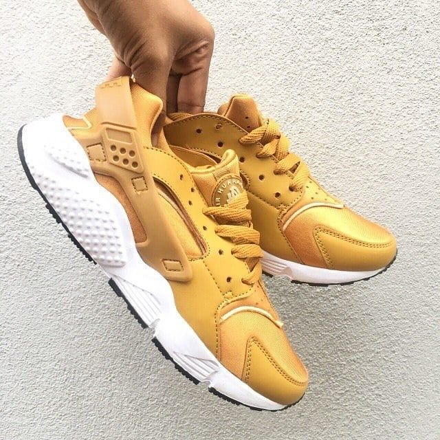 nike huarache gold