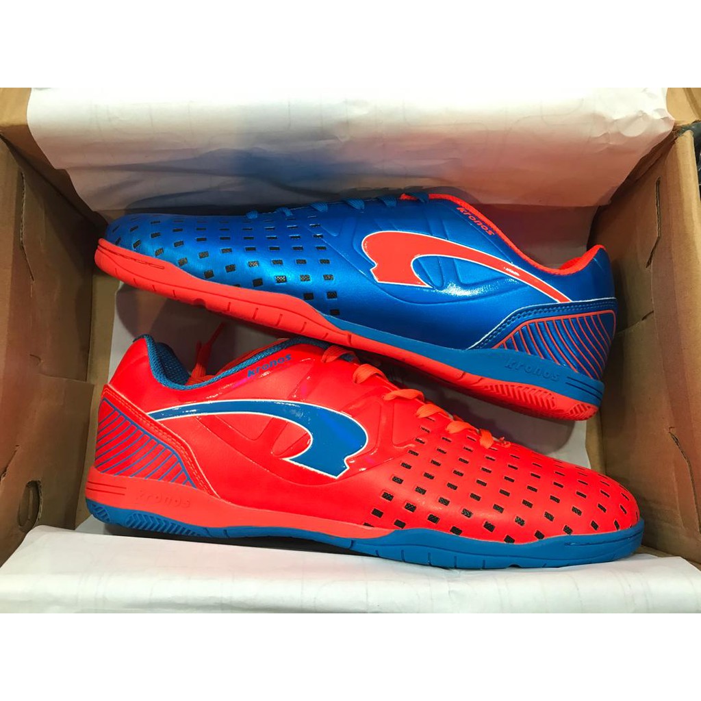 kasut futsal kronos