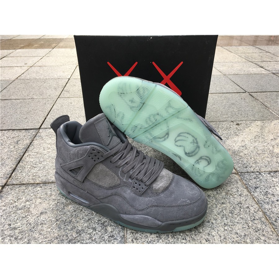 air jordan 4 x kaws precio
