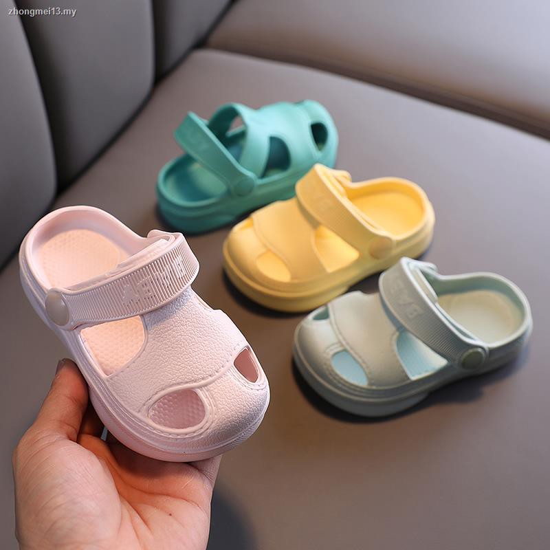 slippers for 9 year old boy