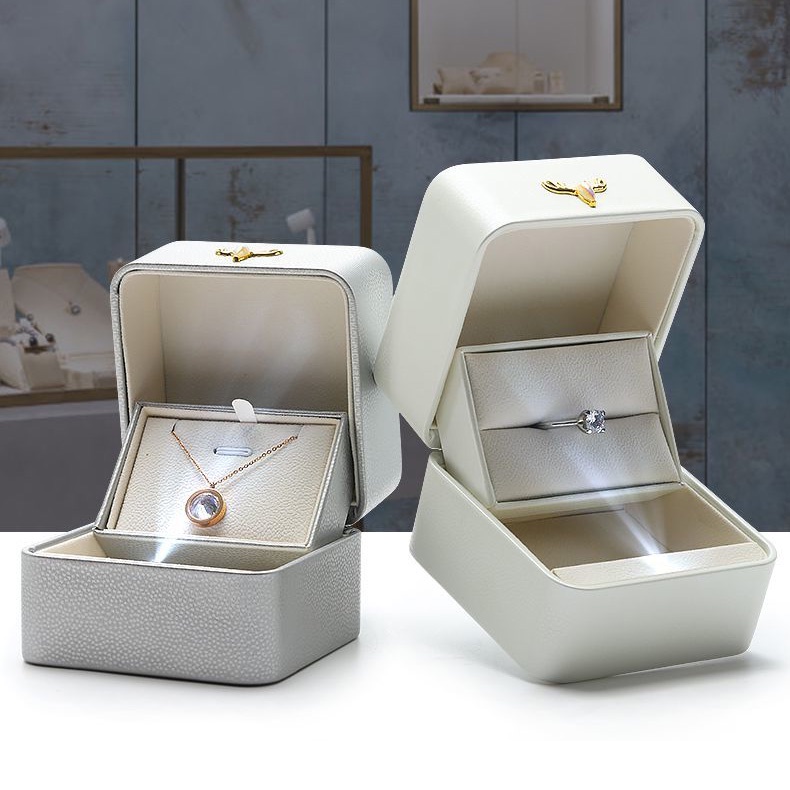 Creative Proposal LED Light Jewelry Box Diamond Ring Box Earring Box Pendant Necklace Box Jewelry Storage Box