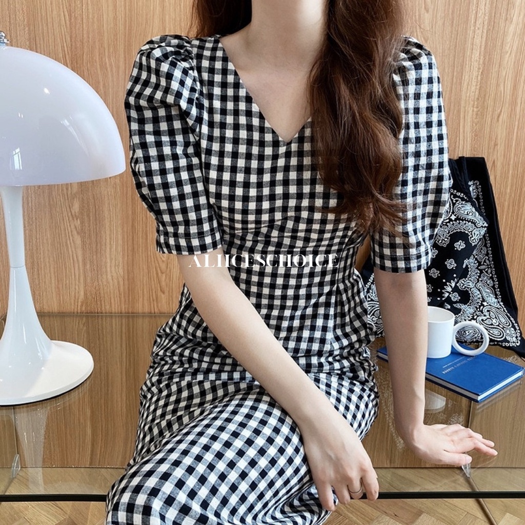 AC SELECTION French-Style Retro Inspired Puffed Sleeve Slim Fit Linen Midi Dress in Plaid Print 韩版女士V领修身黑色格子中长款连身裙