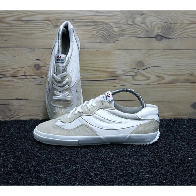 kasut superga