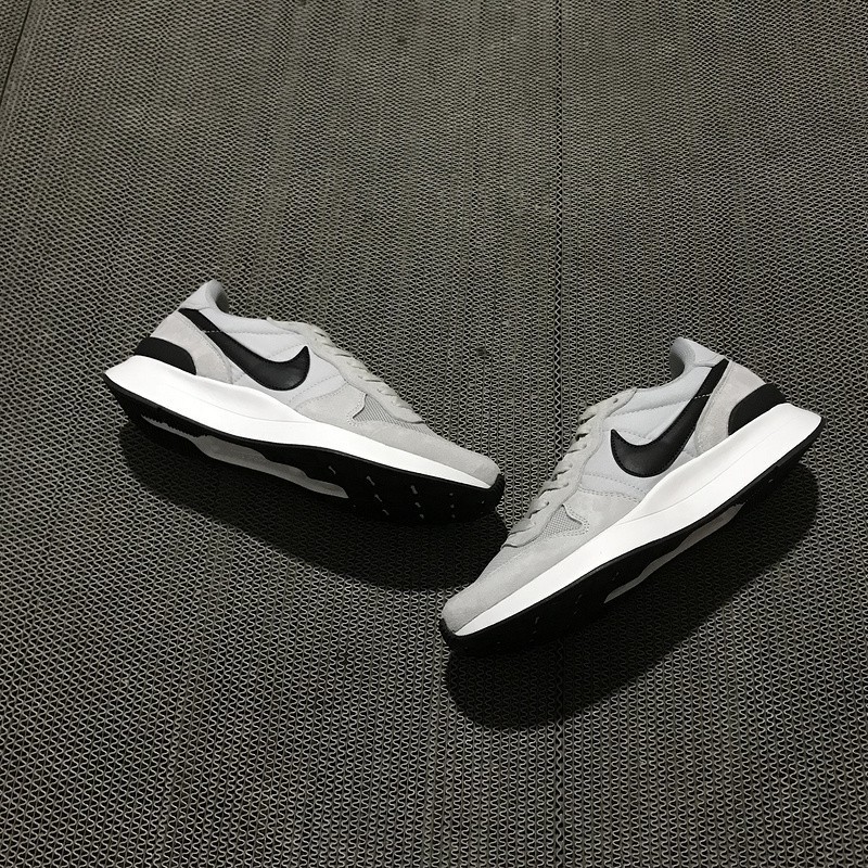 nike internationalist lt17