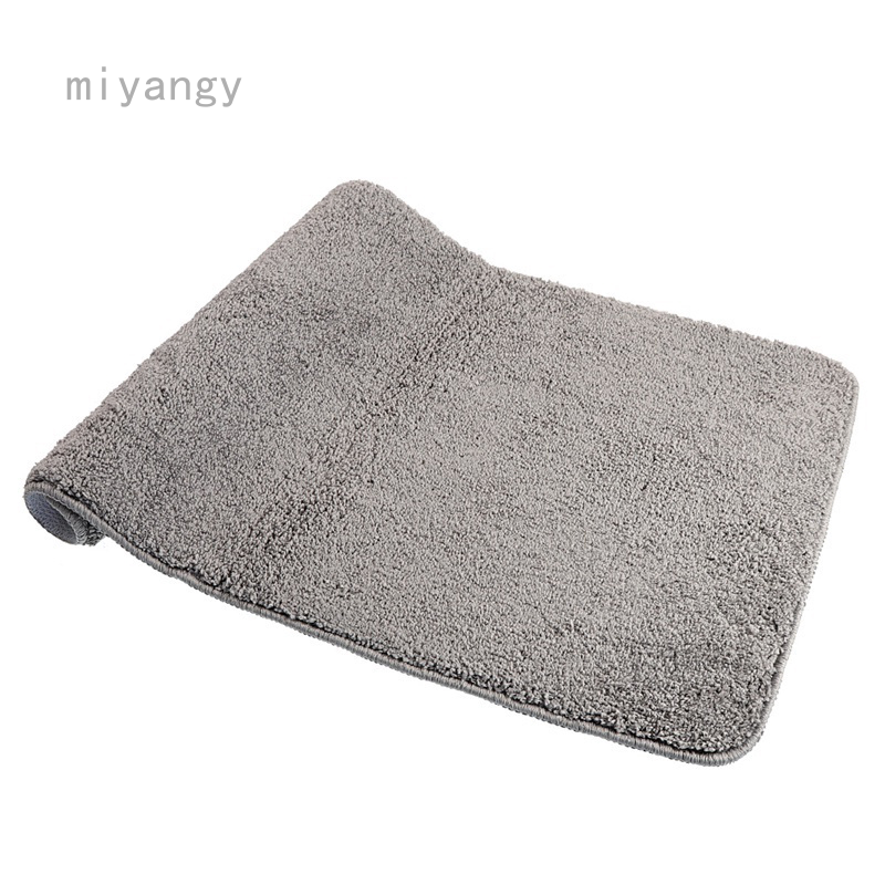 grey rubber bath mat