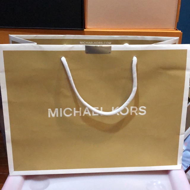 michael kors paper bag fake