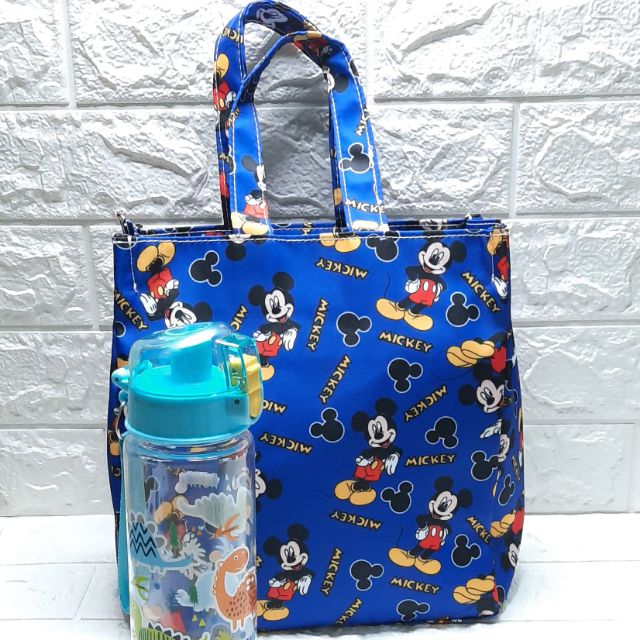 lunch tote with water bottle