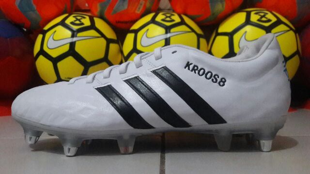 toni kroos football boots
