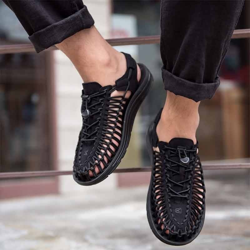 keen black sandals