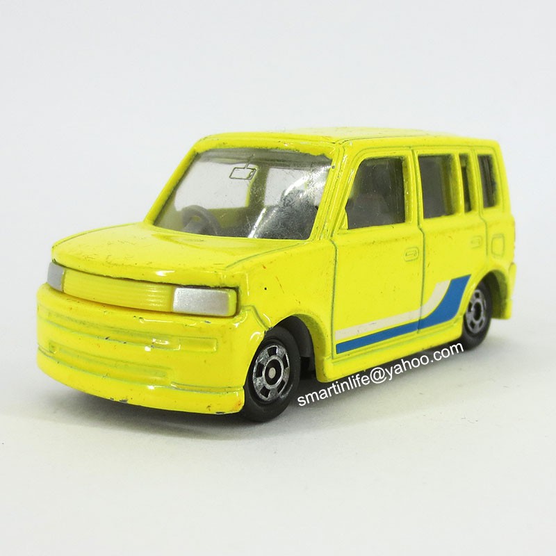 tomica toyota bb