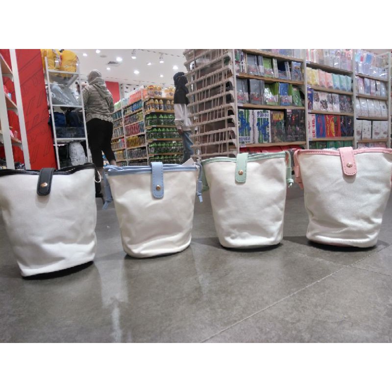 Miniso NEW ARRIVAL Sling Bag / fashion Bag Shopee Malaysia