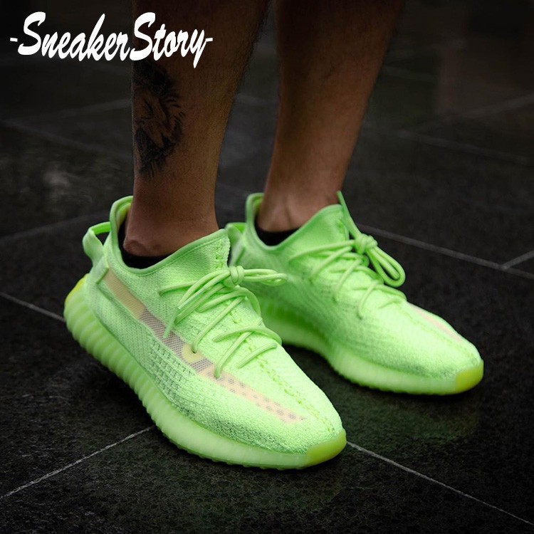 yeezy 350 v2 fluo