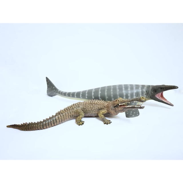 sarcosuchus toy